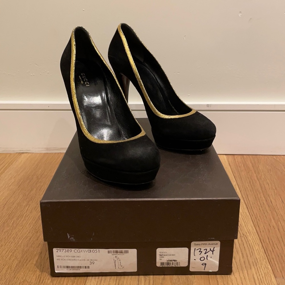 Gucci, black and gold, size 39